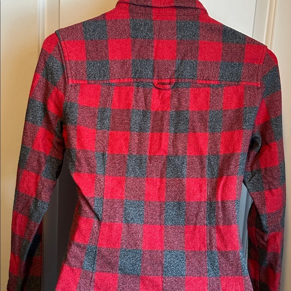 American Eagle Outfitters Red and Gray plaid Flannel Shirt - Picture 4 of 5